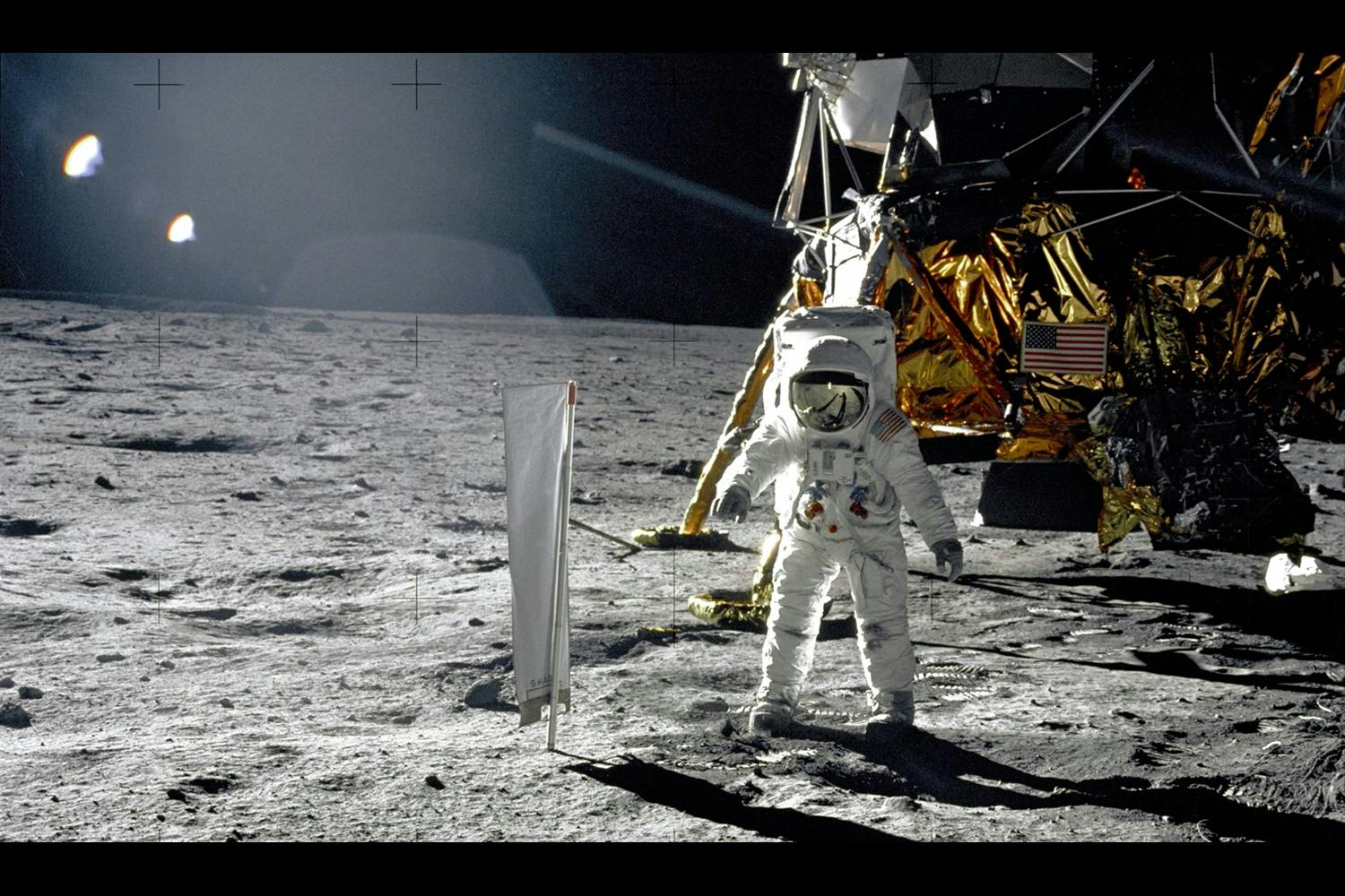 Astronautti Buzz Aldrin Kuussa